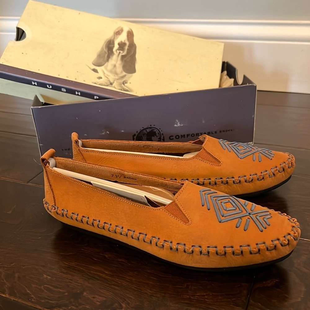 Hush Puppies tan suede loafer vintage NWT 7